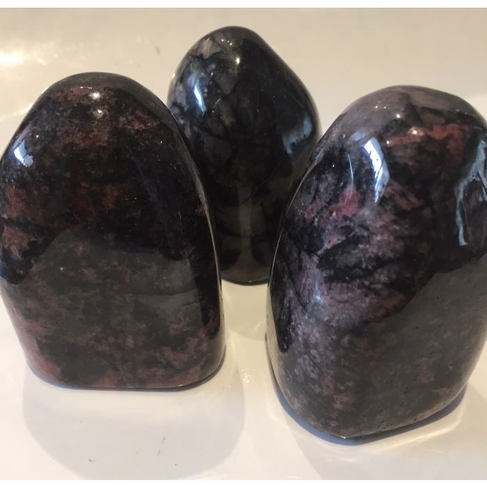 Rhodonite Stone Q025
